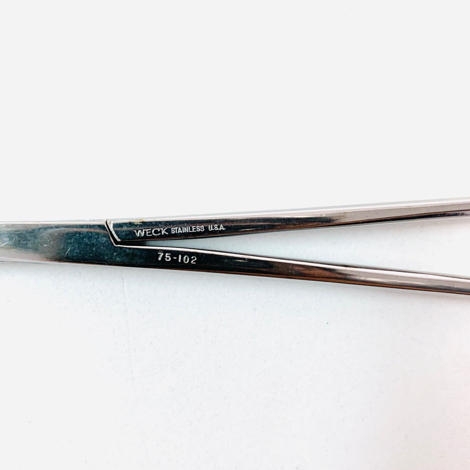 Weck REF 75-102, Curved Tissue Forcep