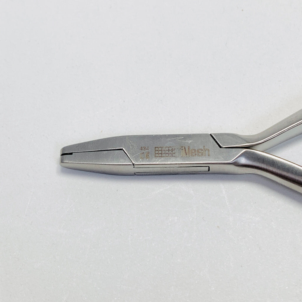 MEDTRONIC MR04C002 Timesh Round Punch Plier Instrument For Cranial System