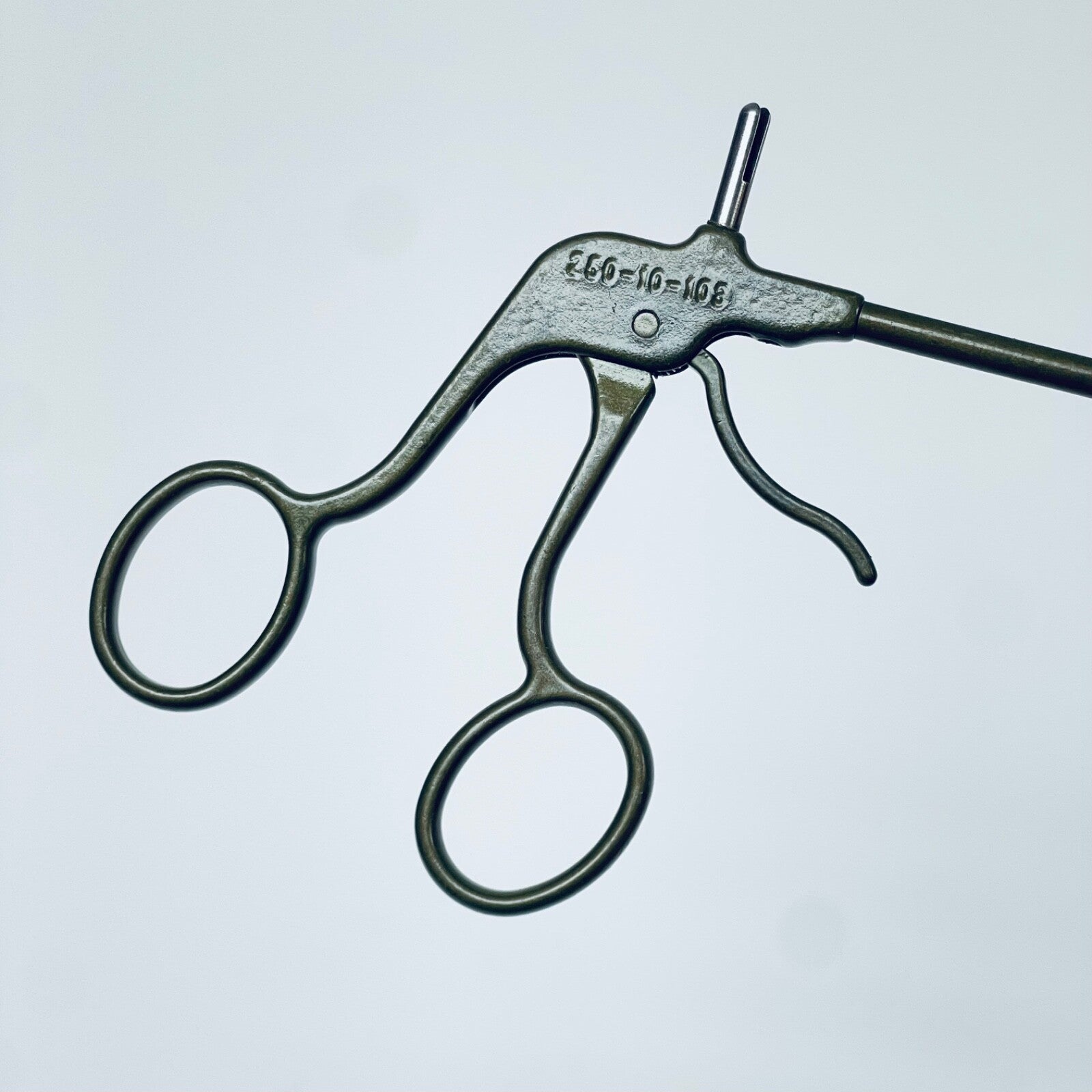 STRYKER REF 250-10-108 Monopolar Insulated Dissecting Grasper