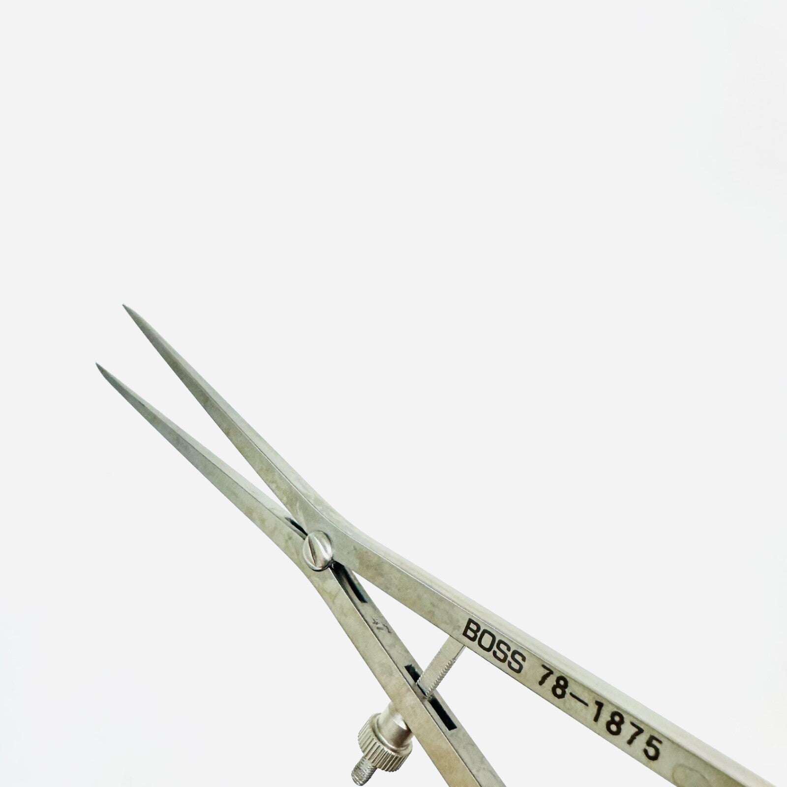 BOSS 78-1875 Castroviejo Caliper – straight 6.5″ instrument