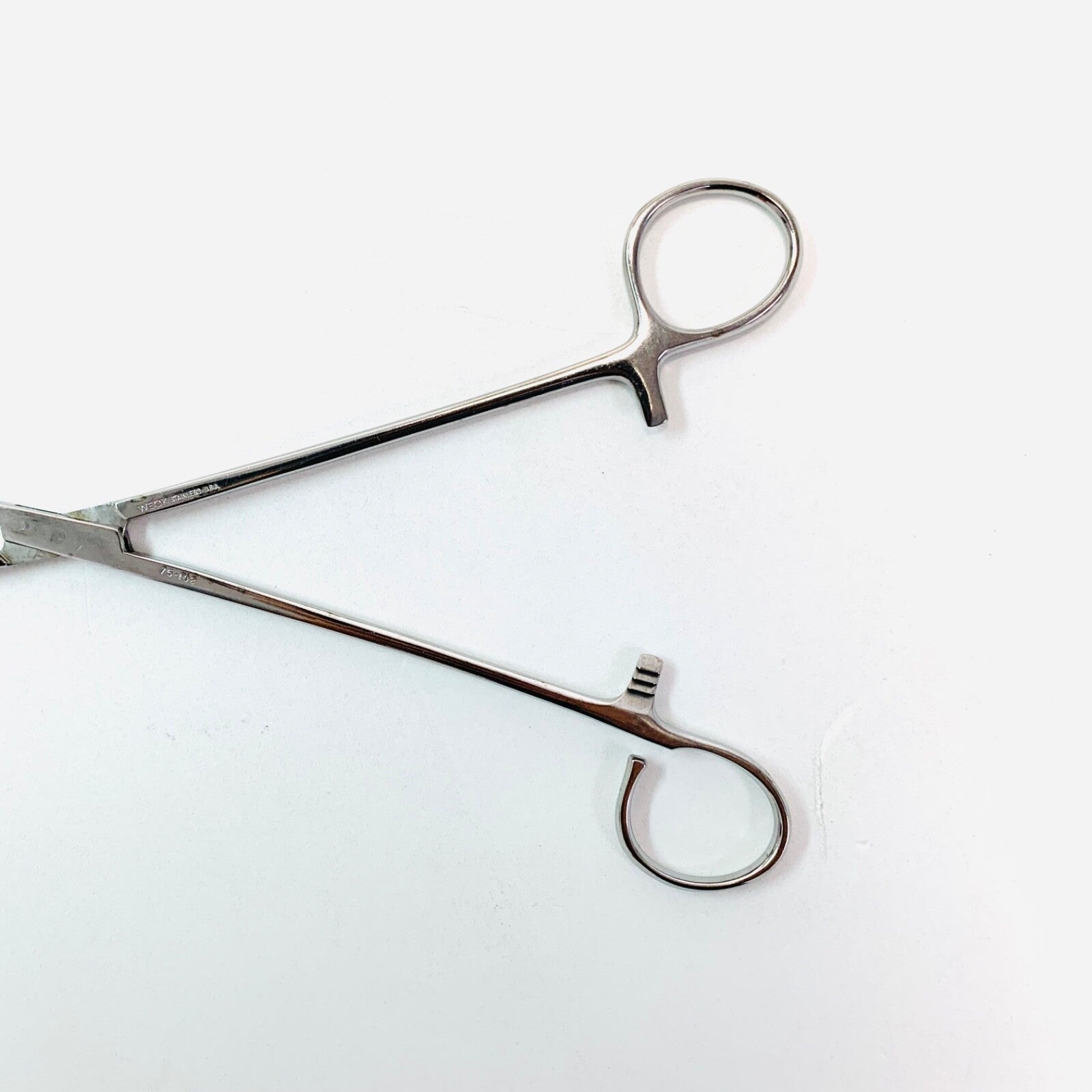 Weck REF 75-102, Curved Tissue Forcep