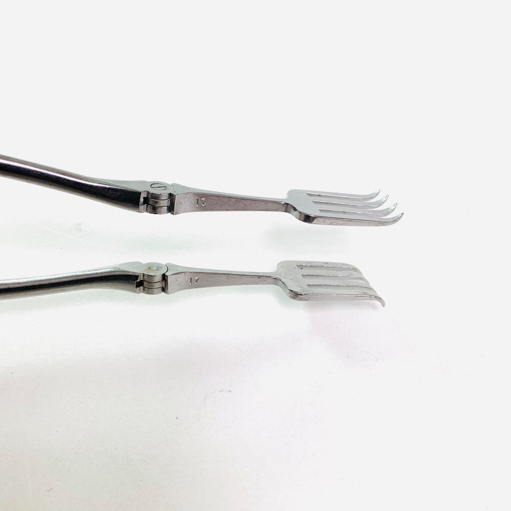 V. Mueller REF NL5412, Oberhill Laminectomy 4x4 Prong Retractor