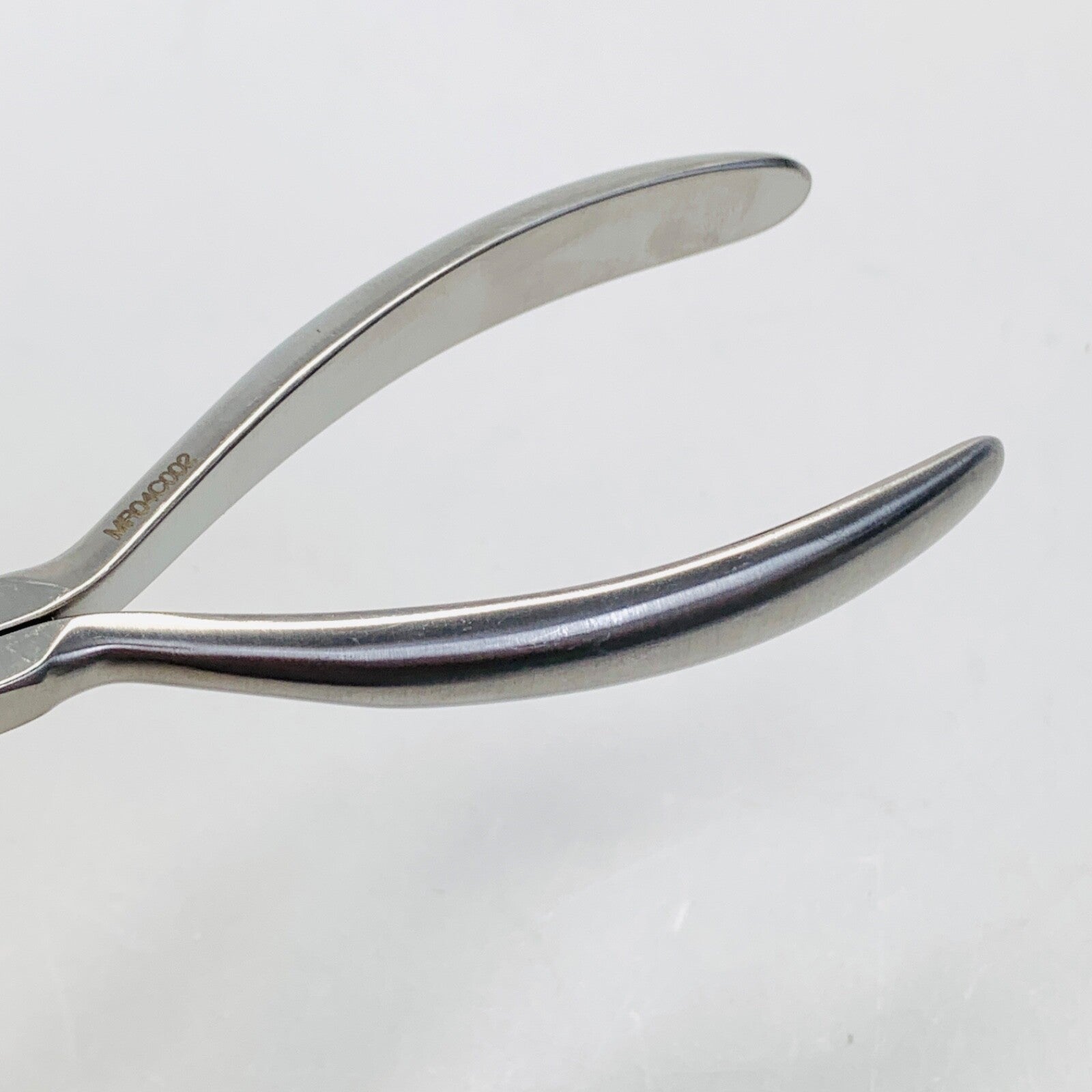 MEDTRONIC MR04C002 Timesh Round Punch Plier Instrument For Cranial System