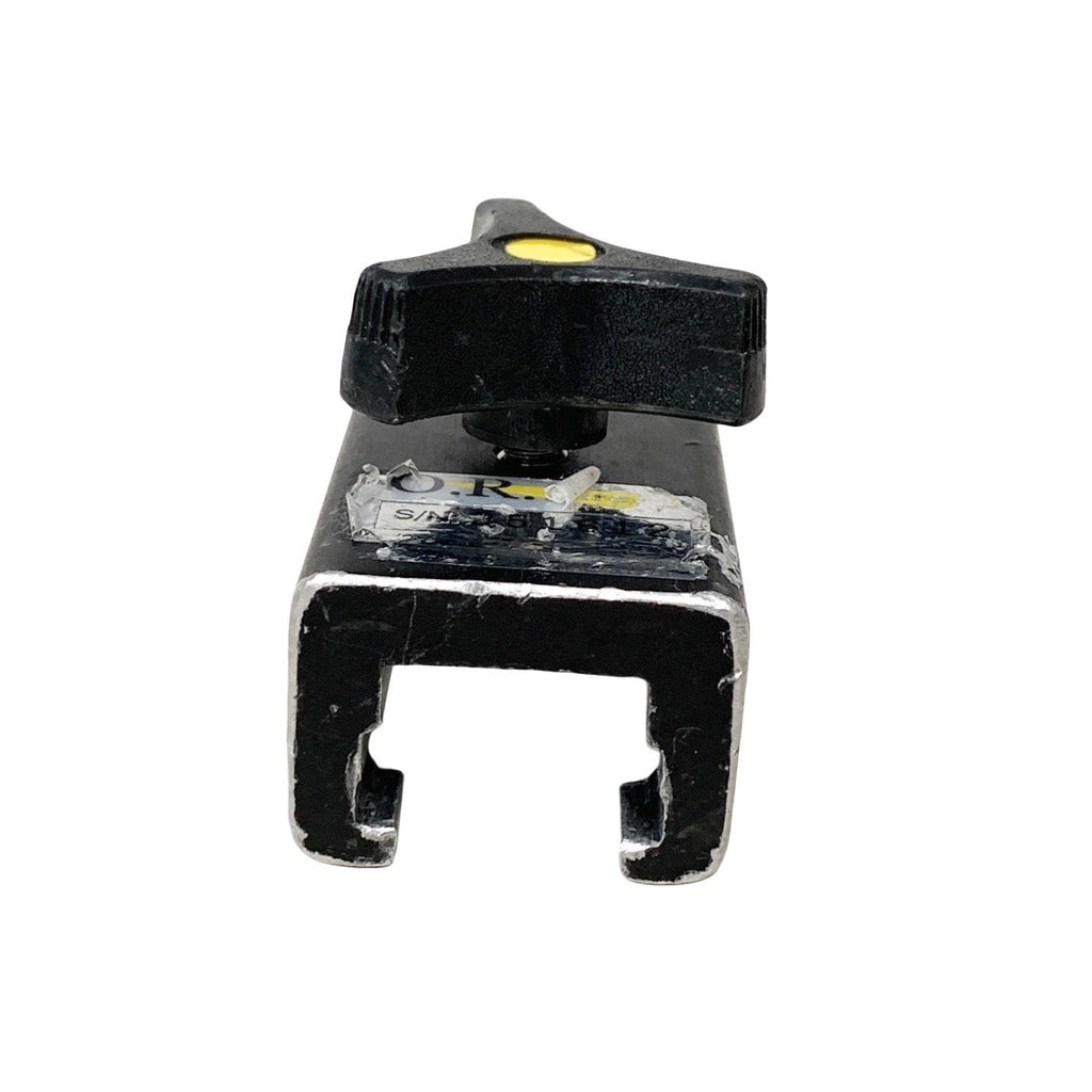 OR Medical S/N 251612 Operating Table Rail Clamp Accessory Socket Tri-Star Knob