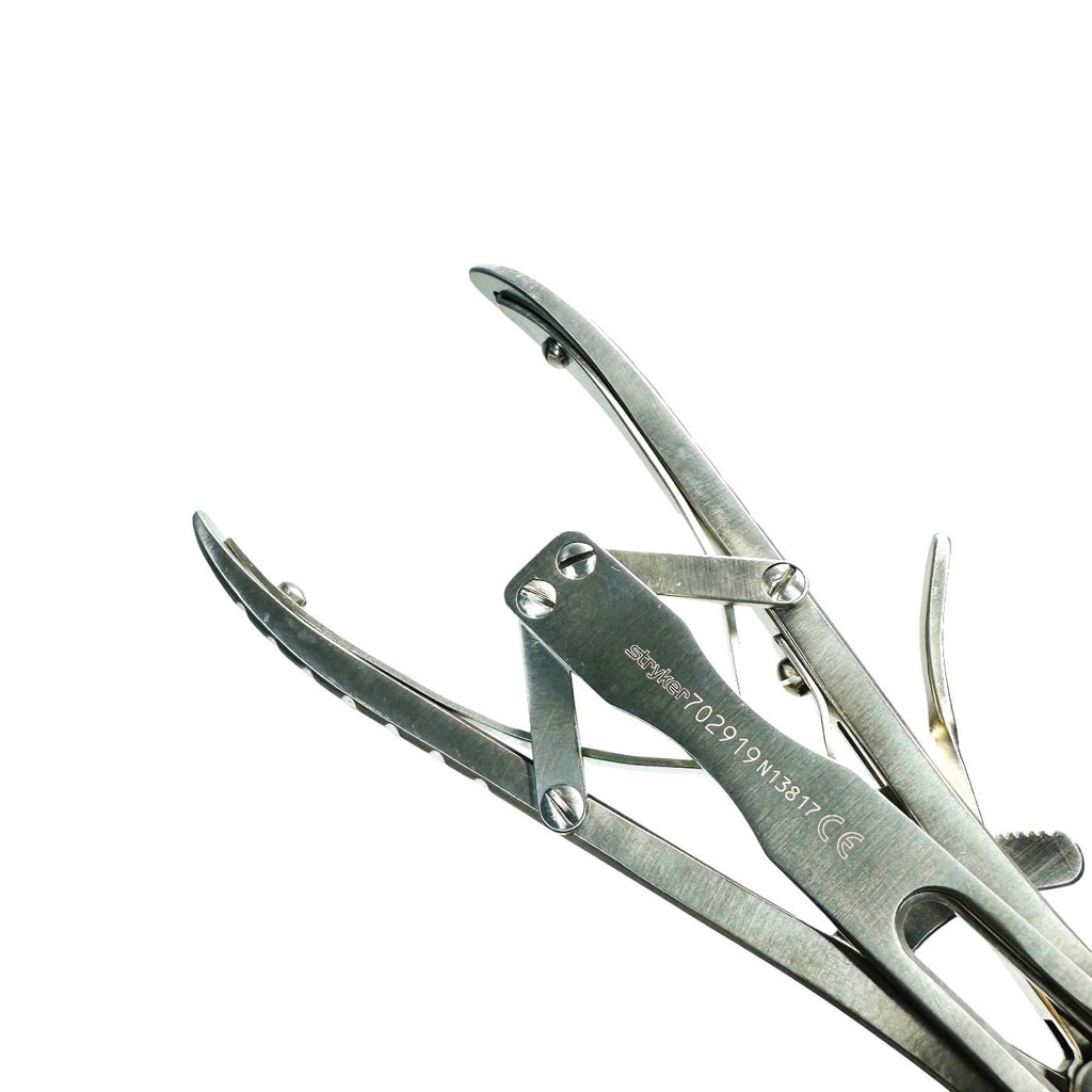 Stryker 702919 Tri-Blade Ratcheting Soft Tissue Retractor / Spreader 8″