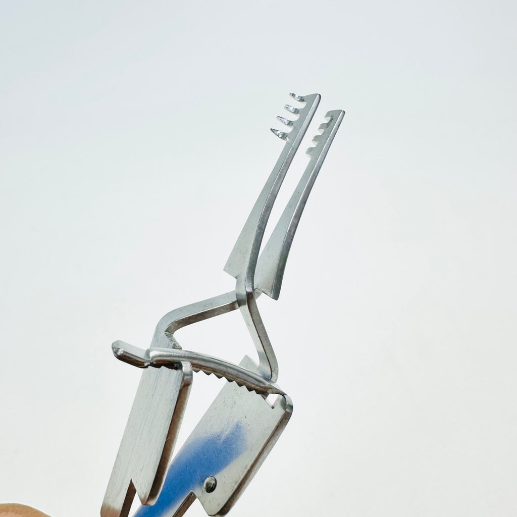 SKLAR 22-8920 Holzheimer Retractor - 4", Sharp, 4x4 Teeth Instrument