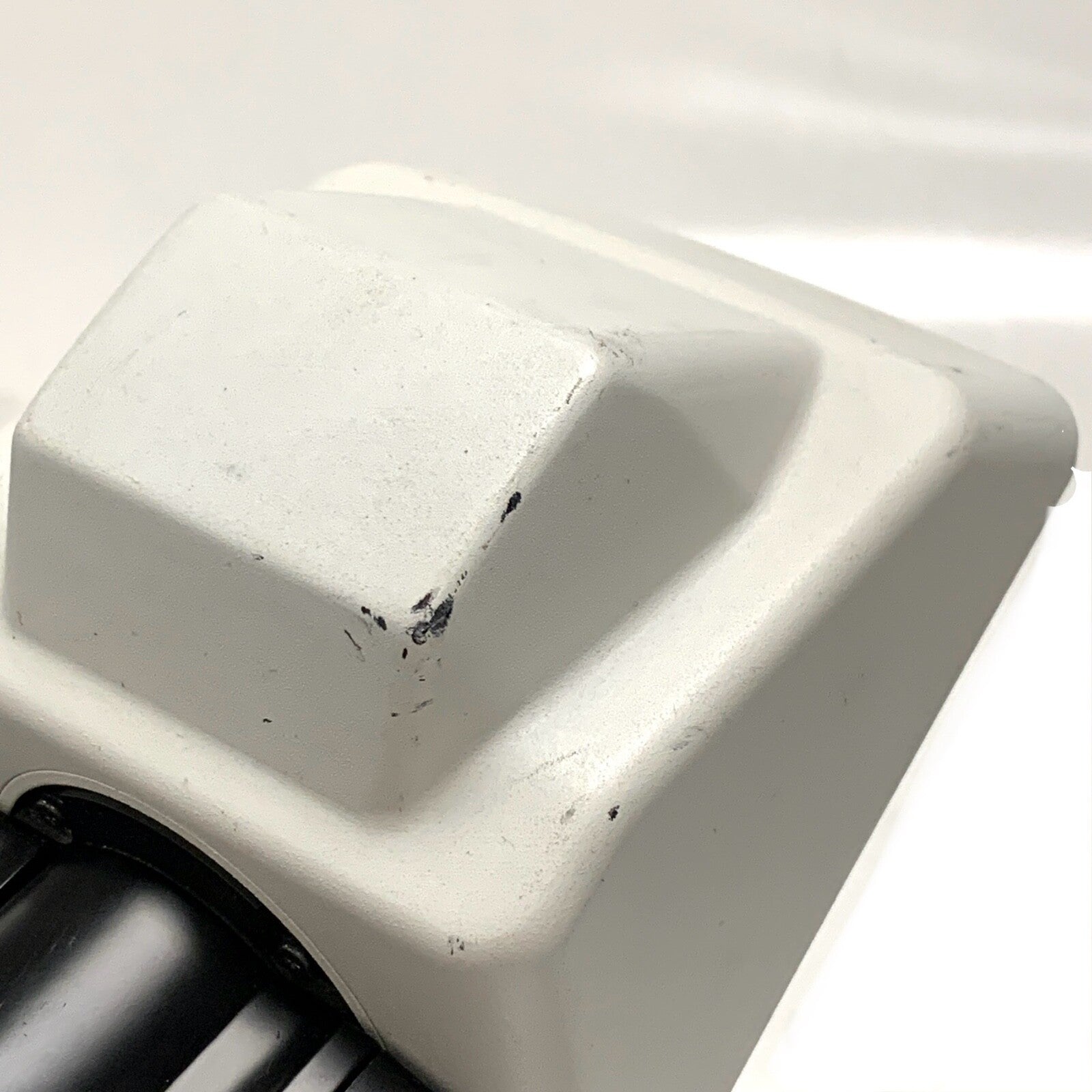 Nikon Microscope Head w/ CFI 10X/22 Lens