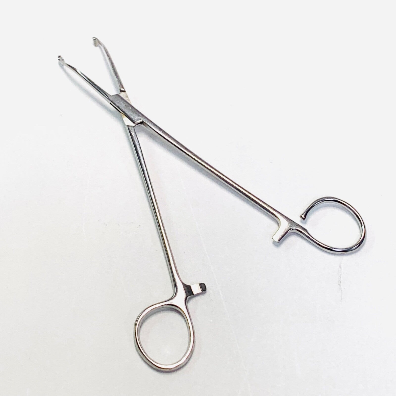 Weck REF 75-102, Curved Tissue Forcep