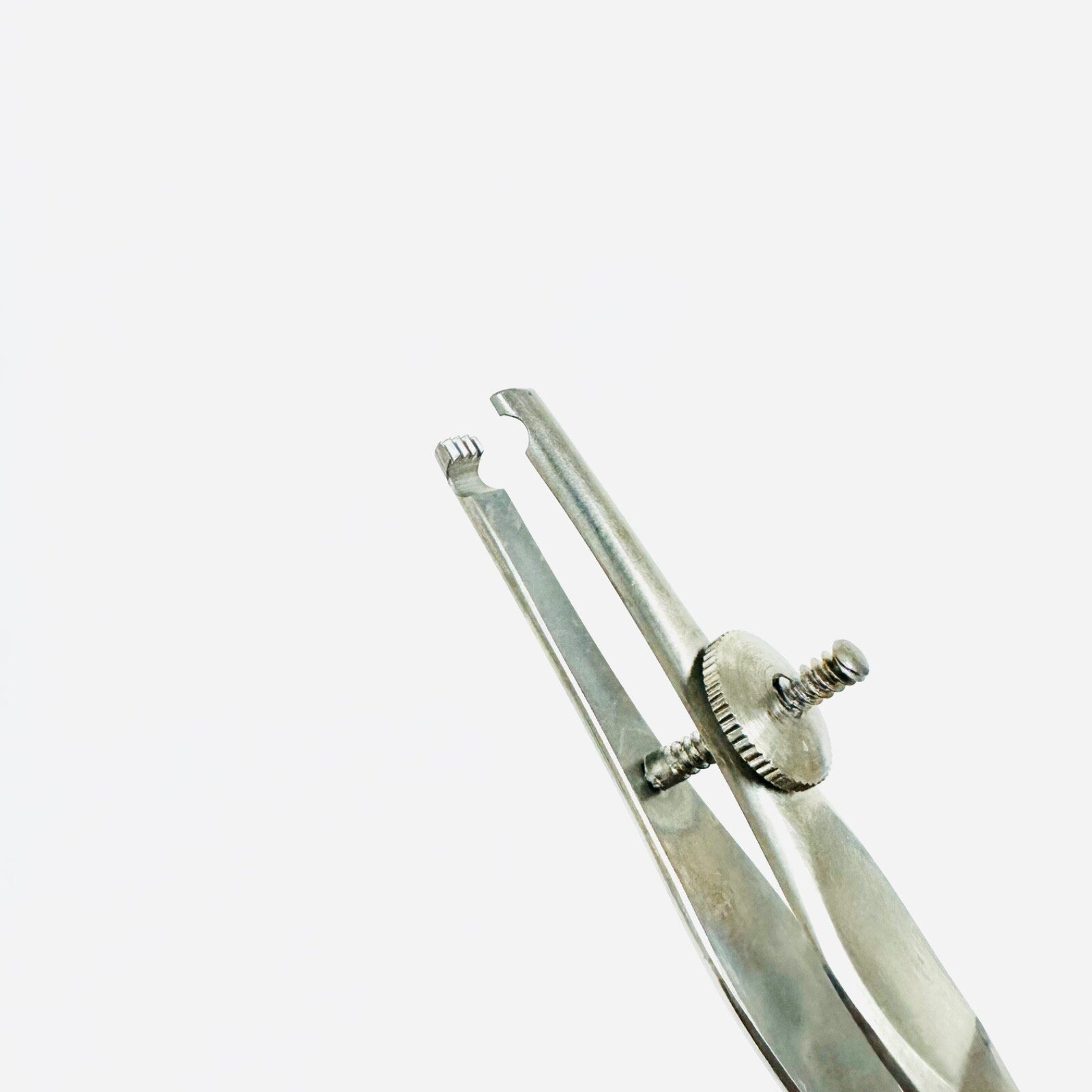 V. Mueller AU17215 Sheehy Ossicle Teeth Holding Clamp Forcep 4.75 in Instrument