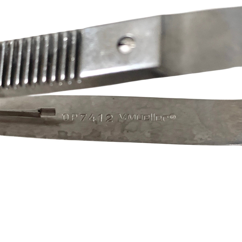 V. Mueller REF OP7412, Castroviejo Straight Smooth Jaw Needle Holder 5.5