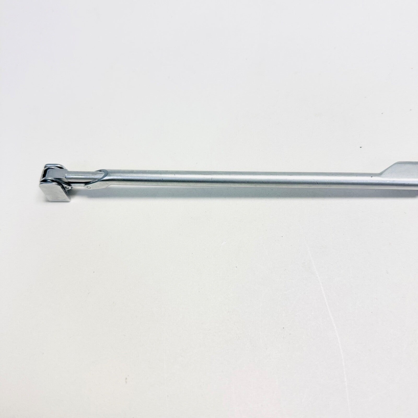 Medtronic 7221006 Articulating Peek Rod Holder Instrument