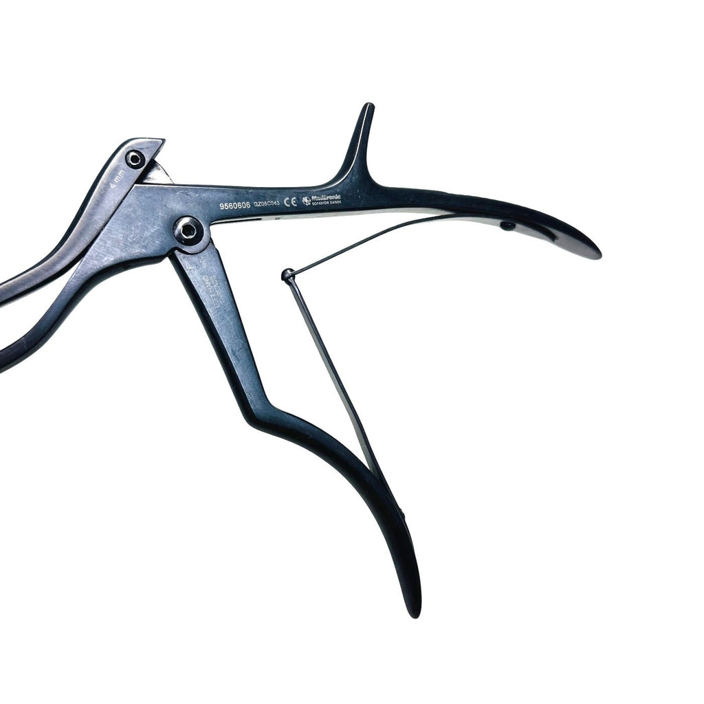 Medtronic 9560606 METRx II Bayonet Kerrison Rongeur 4 mm × 40° Instrument