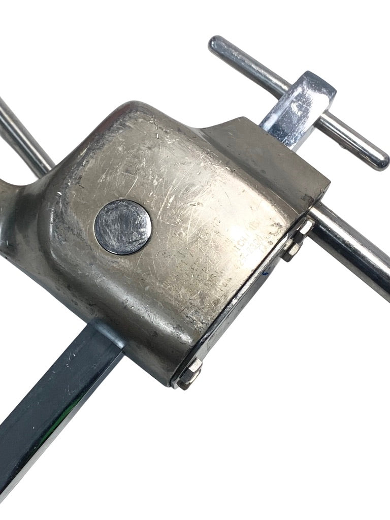 Makar Instrument Surgical Assistant Leg Holder