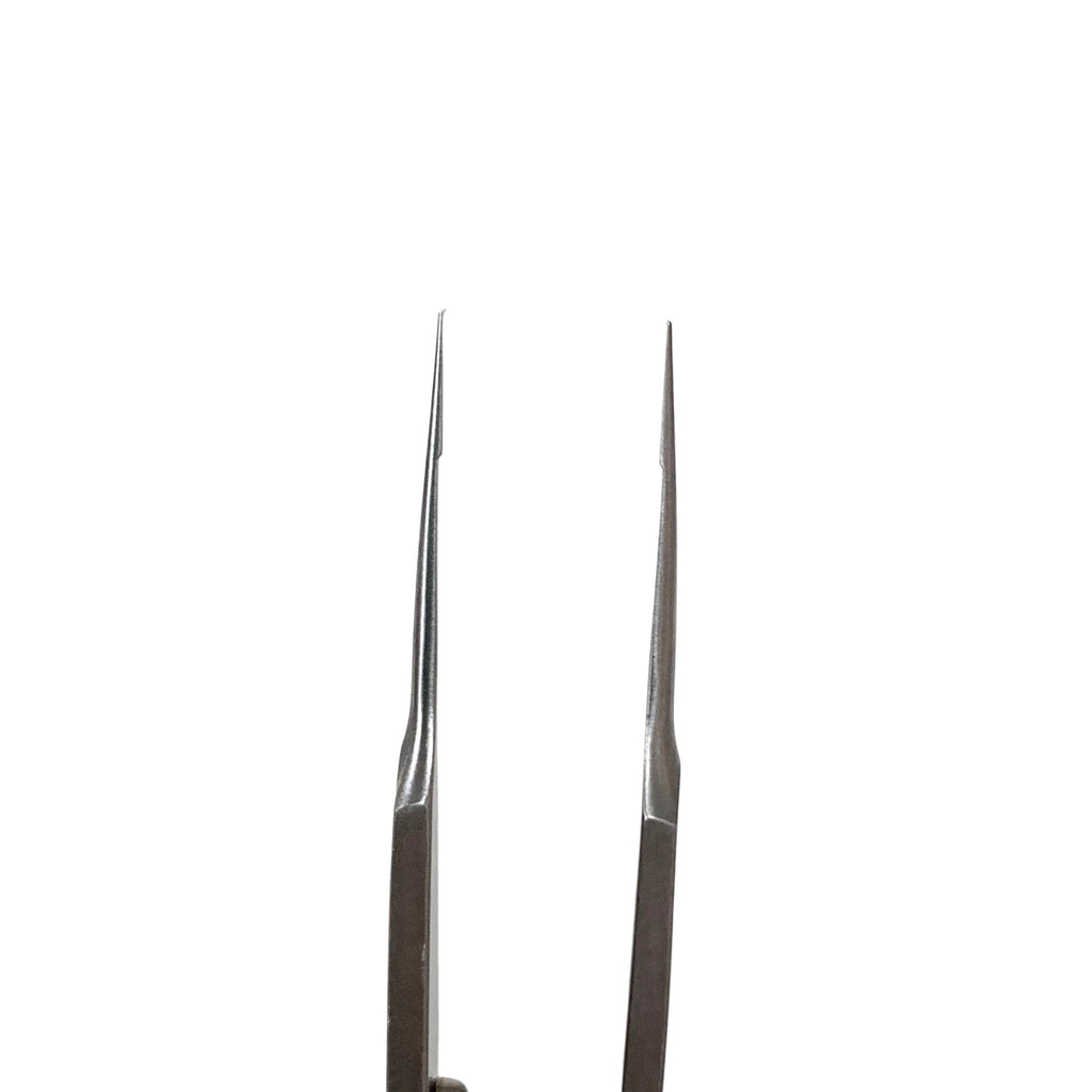 AMBLER REF 2252E Castroviejo suturing forceps 4 3/8'',straight shafts, 0.12mm 1x2 teeth, 5.5mm tying platforms, wide serrated flat handle