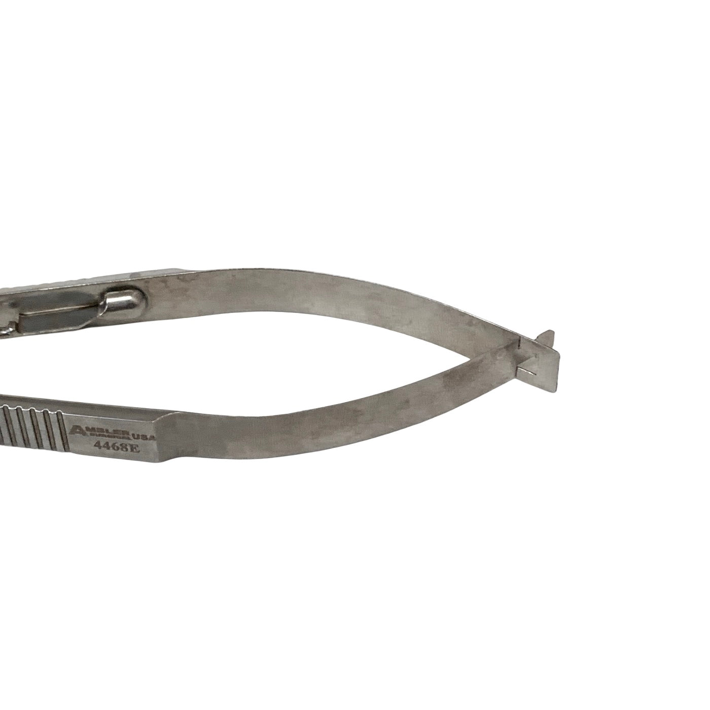 AMBLER REF 4468E Castroviejo needle holder 5 7/8'',heavy, straight, 14.0mm smooth jaws, flat handle, with lock