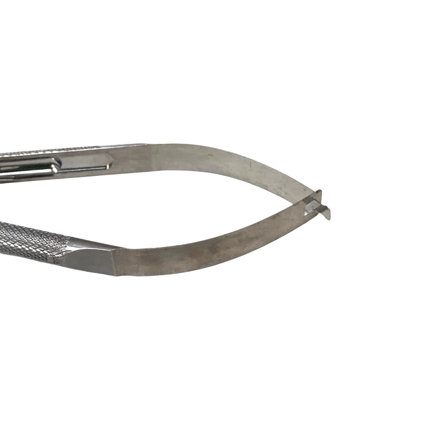AMBLER REF 4421E Barraquer needle holder 5 1/8'',medium, gently curved, 9.0mm smooth jaws, round handle, with lock