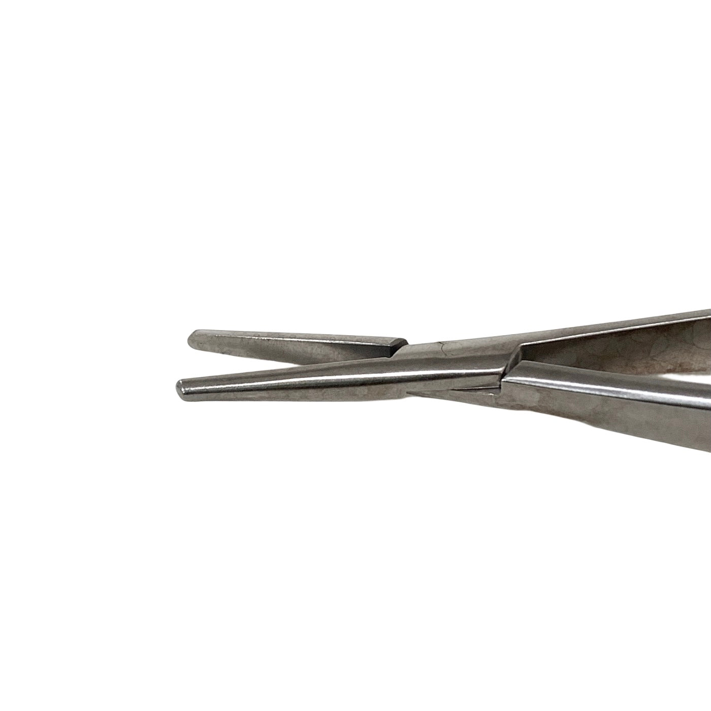AMBLER REF 4468E Castroviejo needle holder 5 7/8'',heavy, straight, 14.0mm smooth jaws, flat handle, with lock