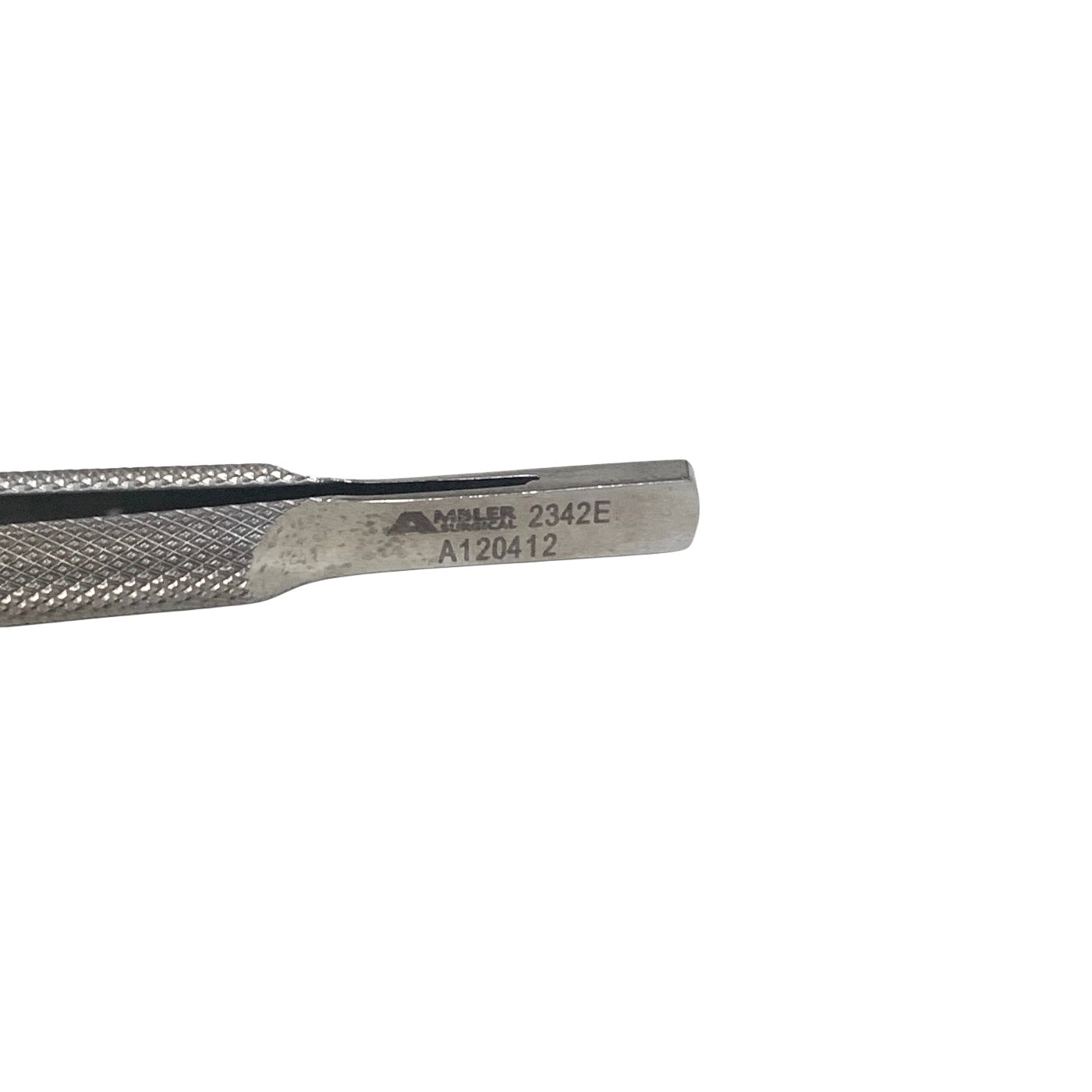 AMBLER REF 2342E Girard corneoscleral forceps 4 1/4'',left hand use, 0.3mm 1x2 teeth set at 90º, 6.0mm tying platforms, round handle