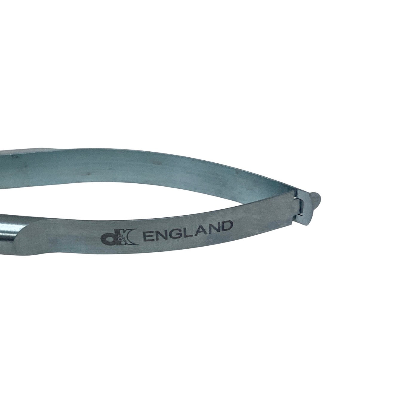 D&K REF 3-205 Micro needle holder 4 1/4'',delicate, curved, 7.0mm smooth jaws, round handle, without lock, titanium