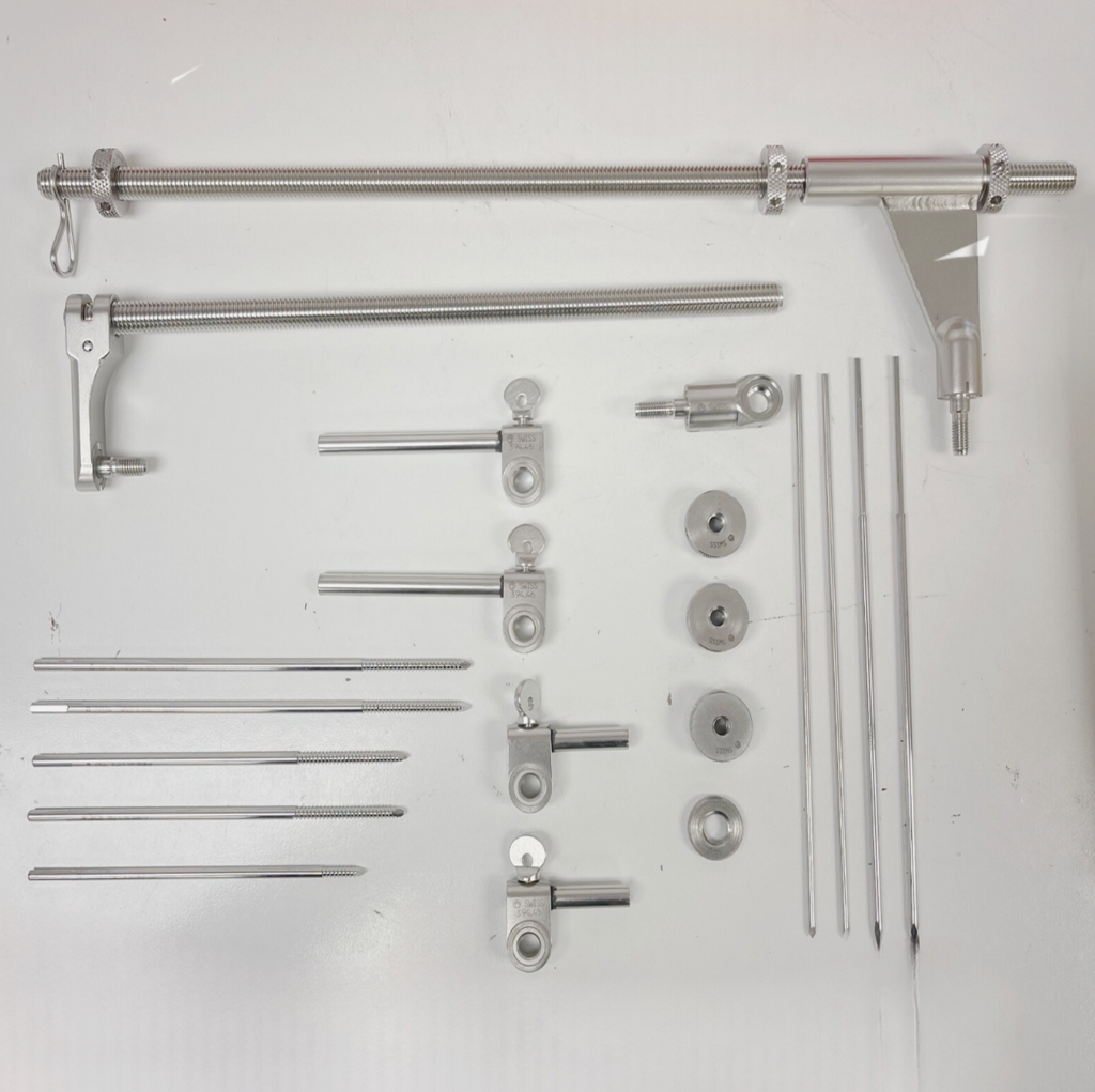 SYNTHES Large Distractor Set As Is