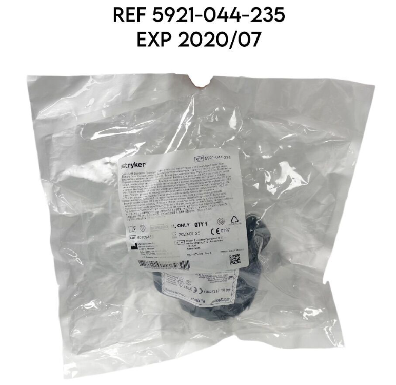 STRYKER 5921-044-235 Color Cuff Disposable Tourniquet Cuff 44.0 inch × 4.0 inch Single Bladder Dual Port and Quick Connect Connector EXP. 2020 07