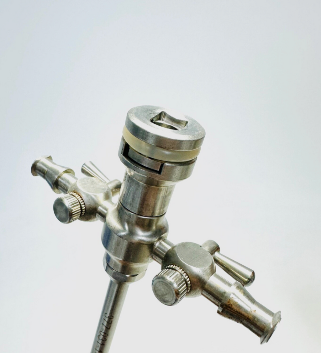 STRYKER 377-031-144 Cannula 2 Rotating Stopcocks With 377-031-129 Obturator 5mm